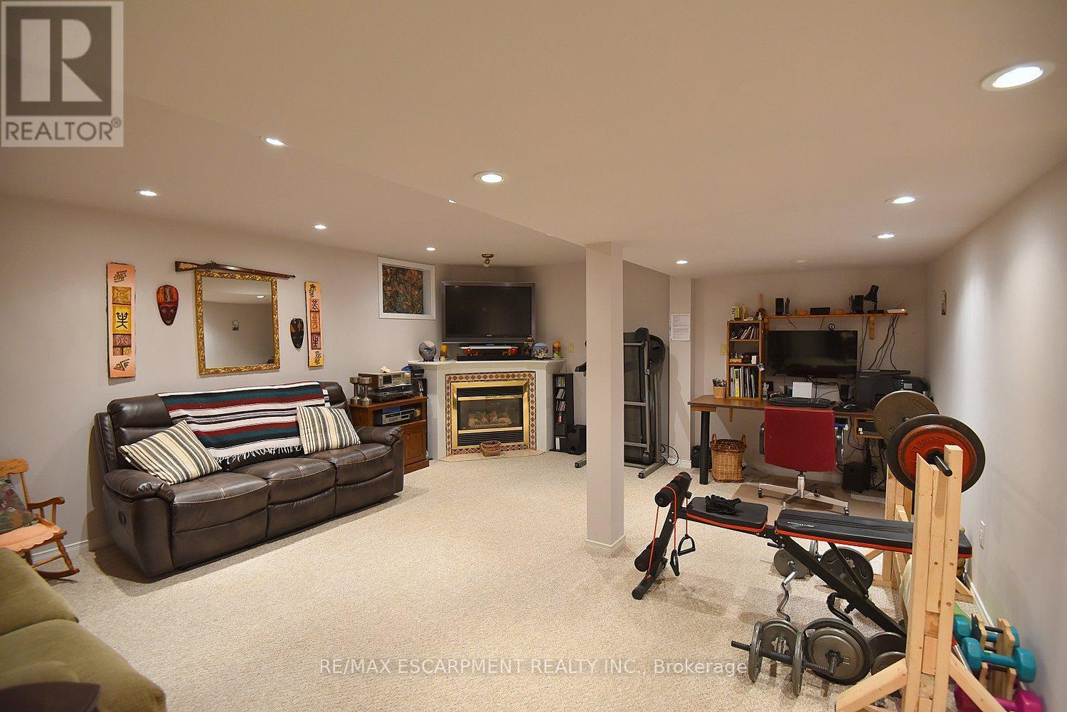 11 Jacqueline Boulevard, Hamilton, ON - Indoor