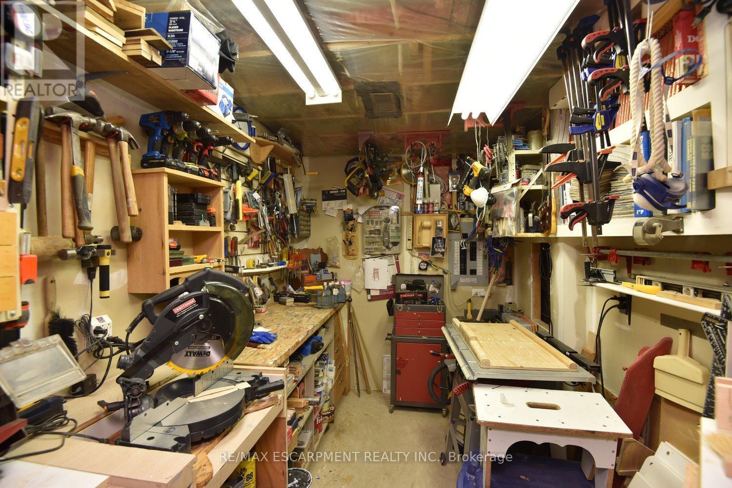 11 Jacqueline Boulevard, Hamilton, ON - Indoor