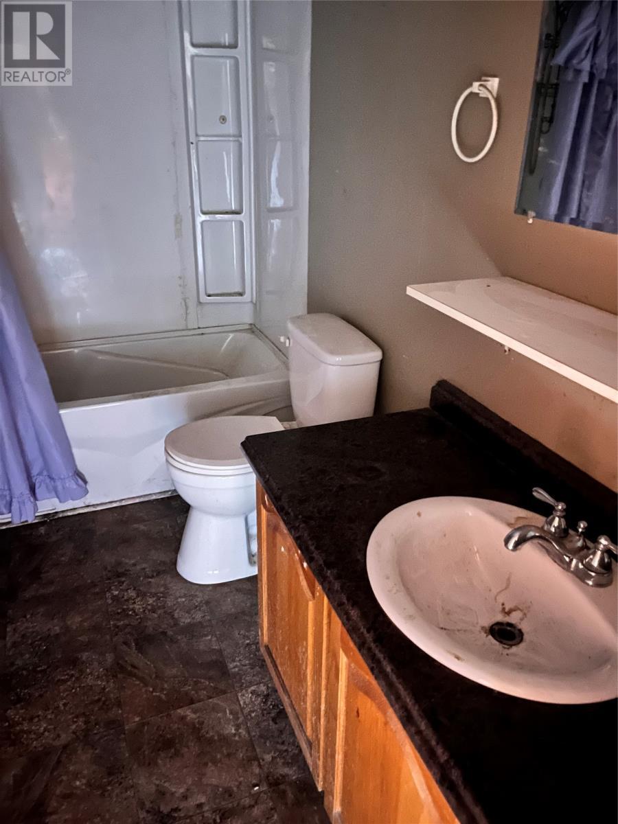 70 Roberts Road, Happy Valley-Goose Bay, NL - Indoor Photo Showing Bathroom