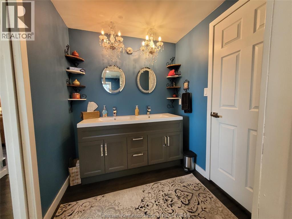 21132 Port Road, Merlin, ON - Indoor Photo Showing Bathroom