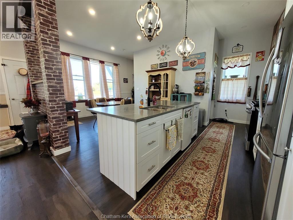 21132 Port Road, Merlin, ON - Indoor Photo Showing Kitchen