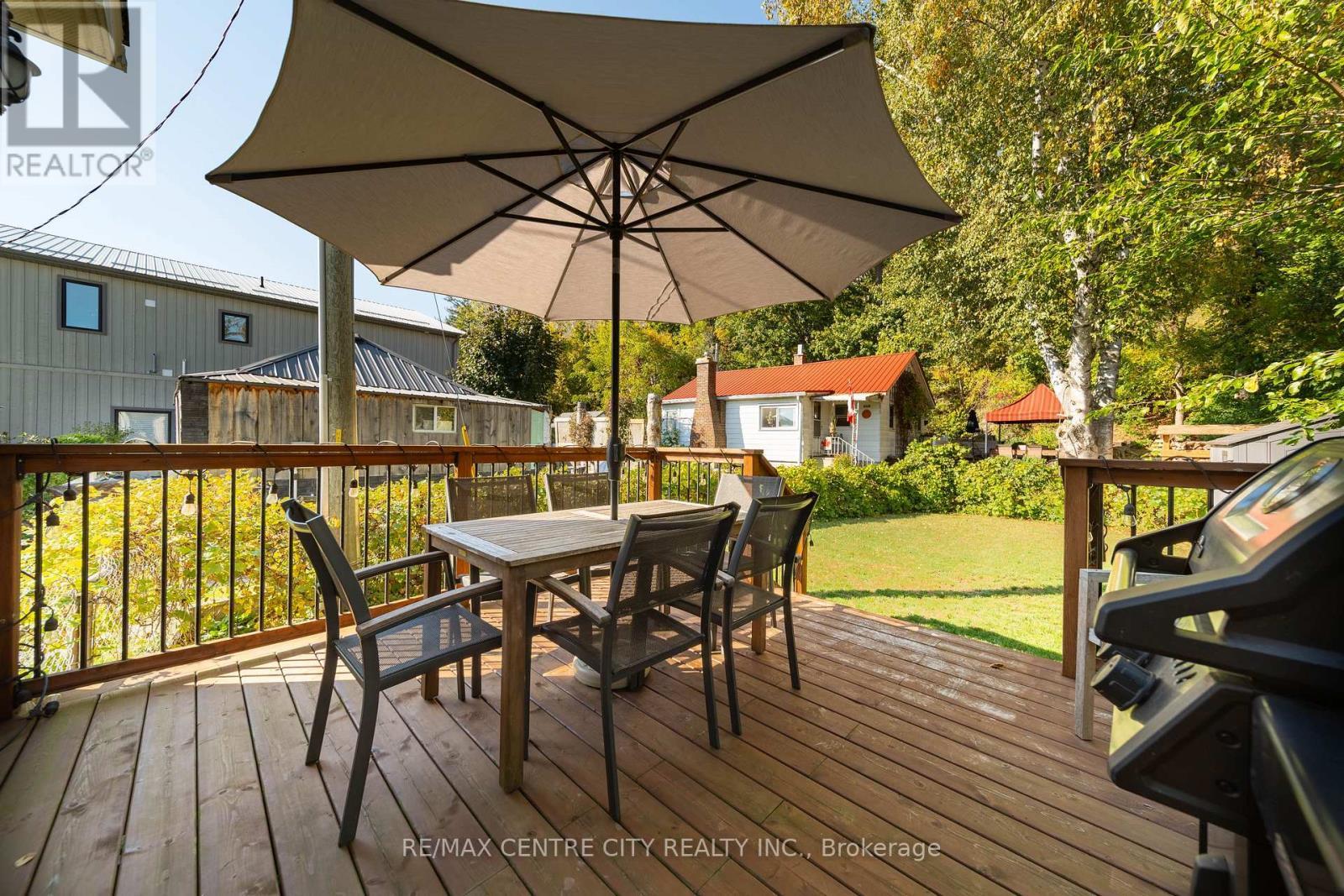417 Edith Cavell Boulevard, Central Elgin, ON - Outdoor With Deck Patio Veranda With Exterior