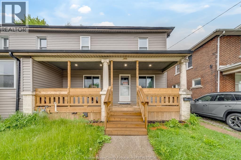 658 Tournier, Windsor, ON - Outdoor With Deck Patio Veranda