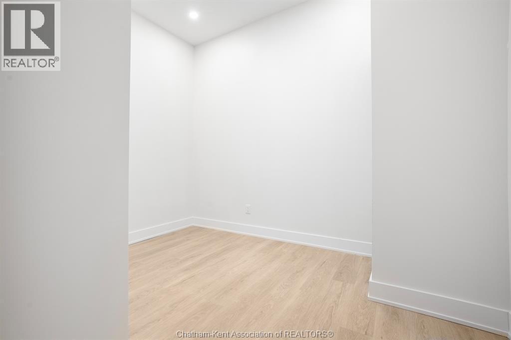 153 King Street West Unit# 5, Chatham, ON - Indoor Photo Showing Other Room