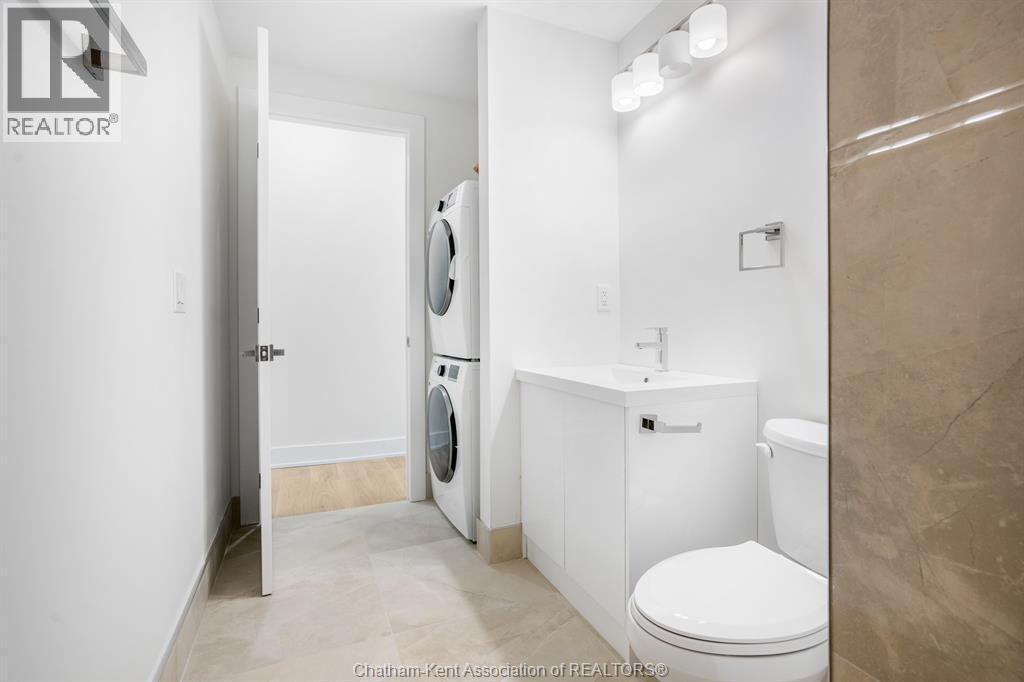 153 King Street West Unit# 6, Chatham, ON - Indoor Photo Showing Laundry Room