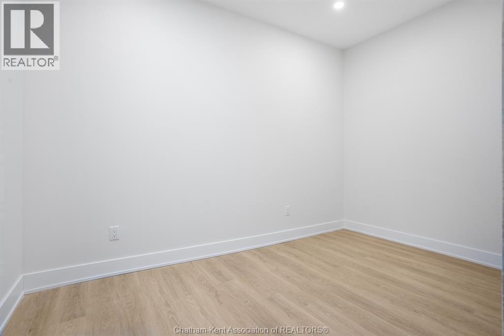 153 King Street West Unit# 6, Chatham, ON - Indoor Photo Showing Other Room