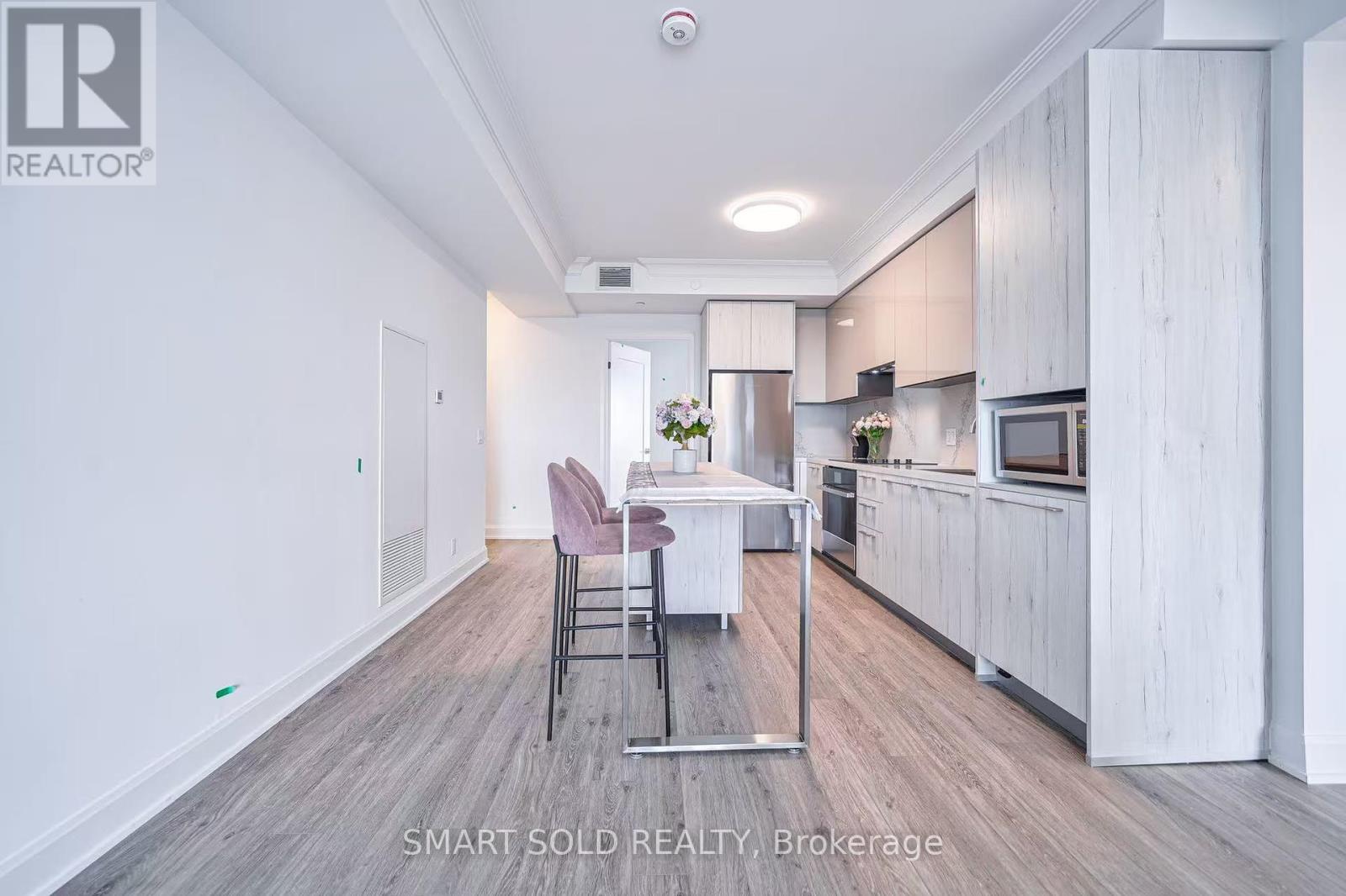 2701 - 8 Water Walk Drive, Markham, ON - Indoor Photo Showing Kitchen