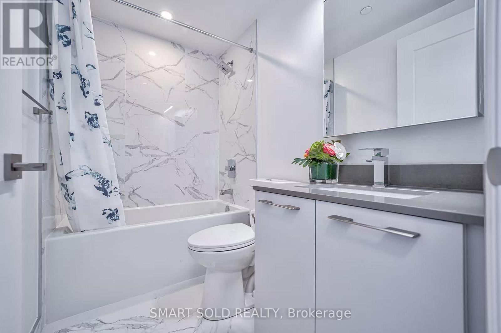 2701 - 8 Water Walk Drive, Markham, ON - Indoor Photo Showing Bathroom