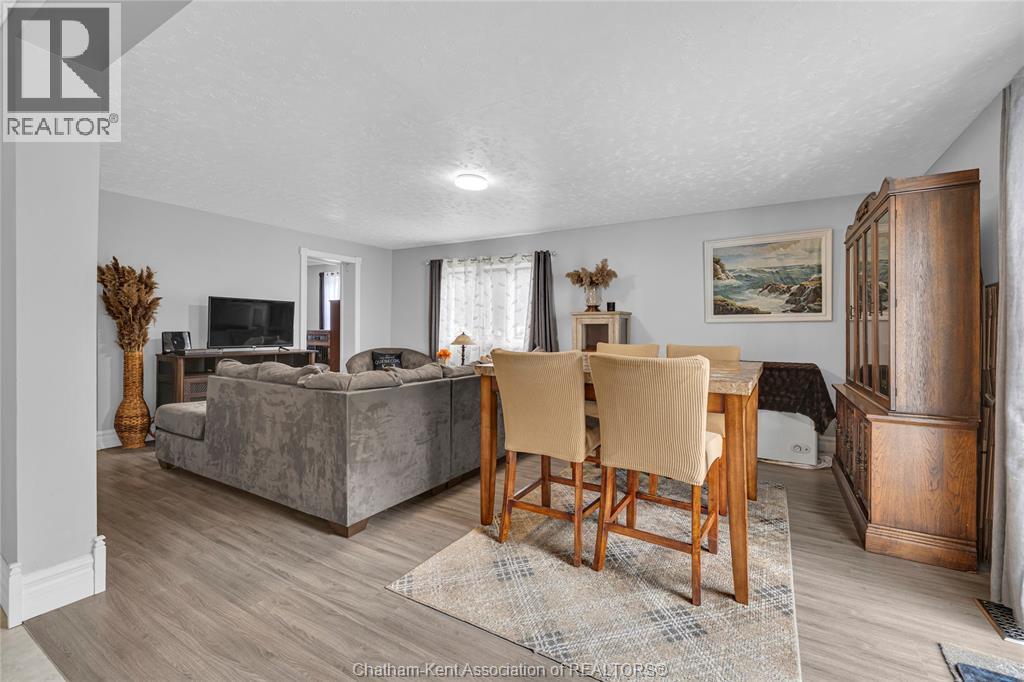 4 Oak Street, Ridgetown, ON - Indoor Photo Showing Living Room