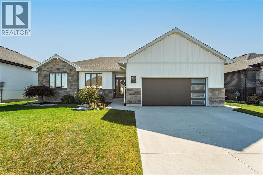 3591 Mia Lane, Plympton-Wyoming, ON - Outdoor