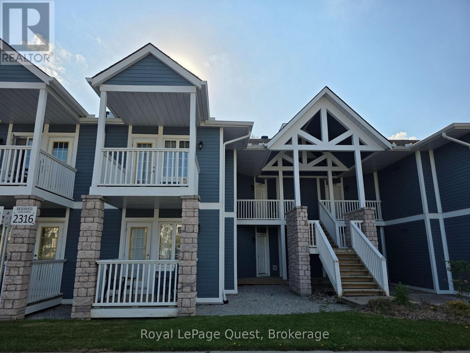 Upper Unit - 2316 - 90 Highland Drive, Oro-Medonte (Horseshoe Valley), ON - Outdoor With Balcony With Facade