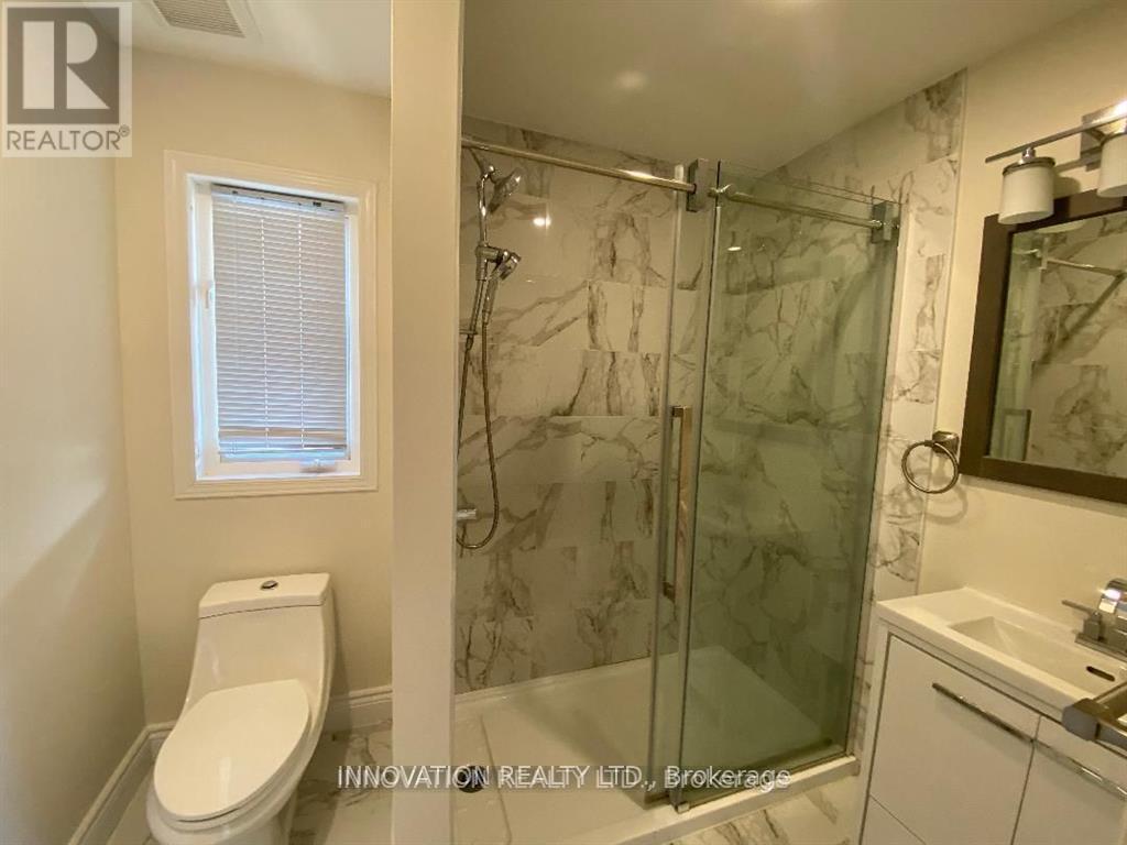 11 Cedar Park Street, Ottawa, ON - Indoor Photo Showing Bathroom