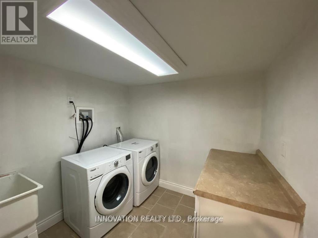 11 Cedar Park Street, Ottawa, ON - Indoor Photo Showing Laundry Room