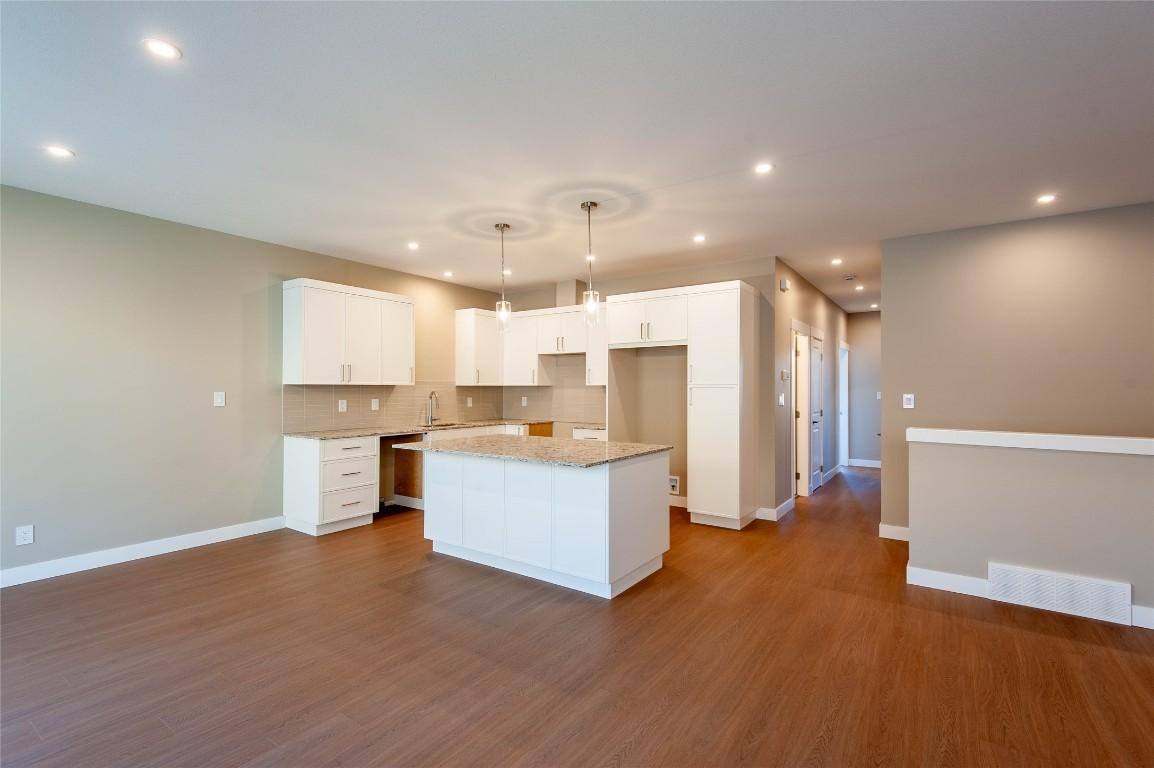 443 Poplar Drive, Logan Lake, BC - Indoor Photo Showing Kitchen
