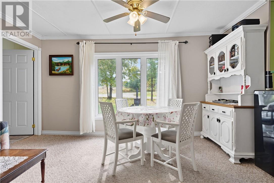 41 Graham Road, Massey, ON - Indoor Photo Showing Dining Room