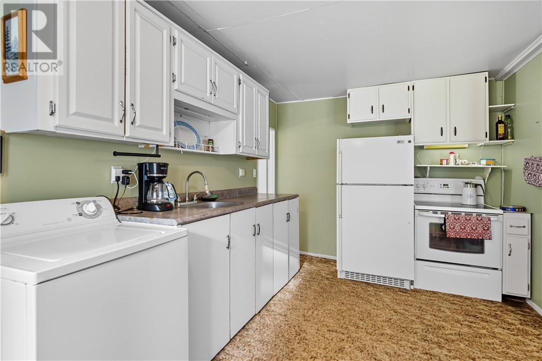 41 Graham Road, Massey, ON - Indoor Photo Showing Kitchen
