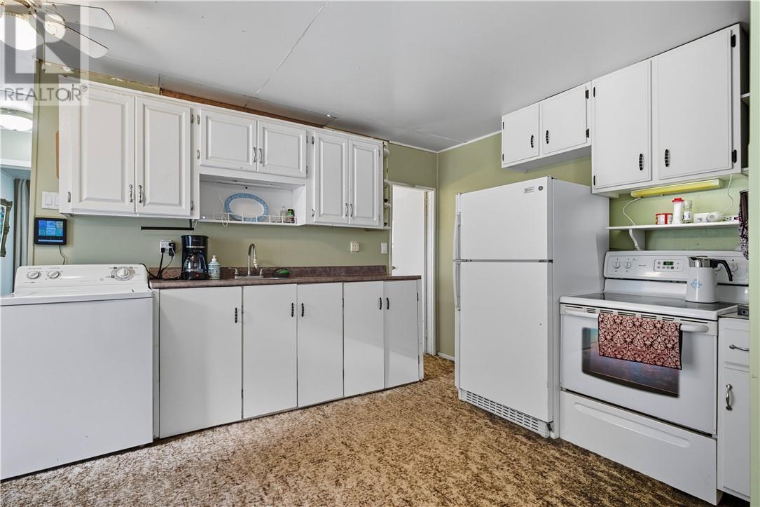 41 Graham Road, Massey, ON - Indoor Photo Showing Kitchen