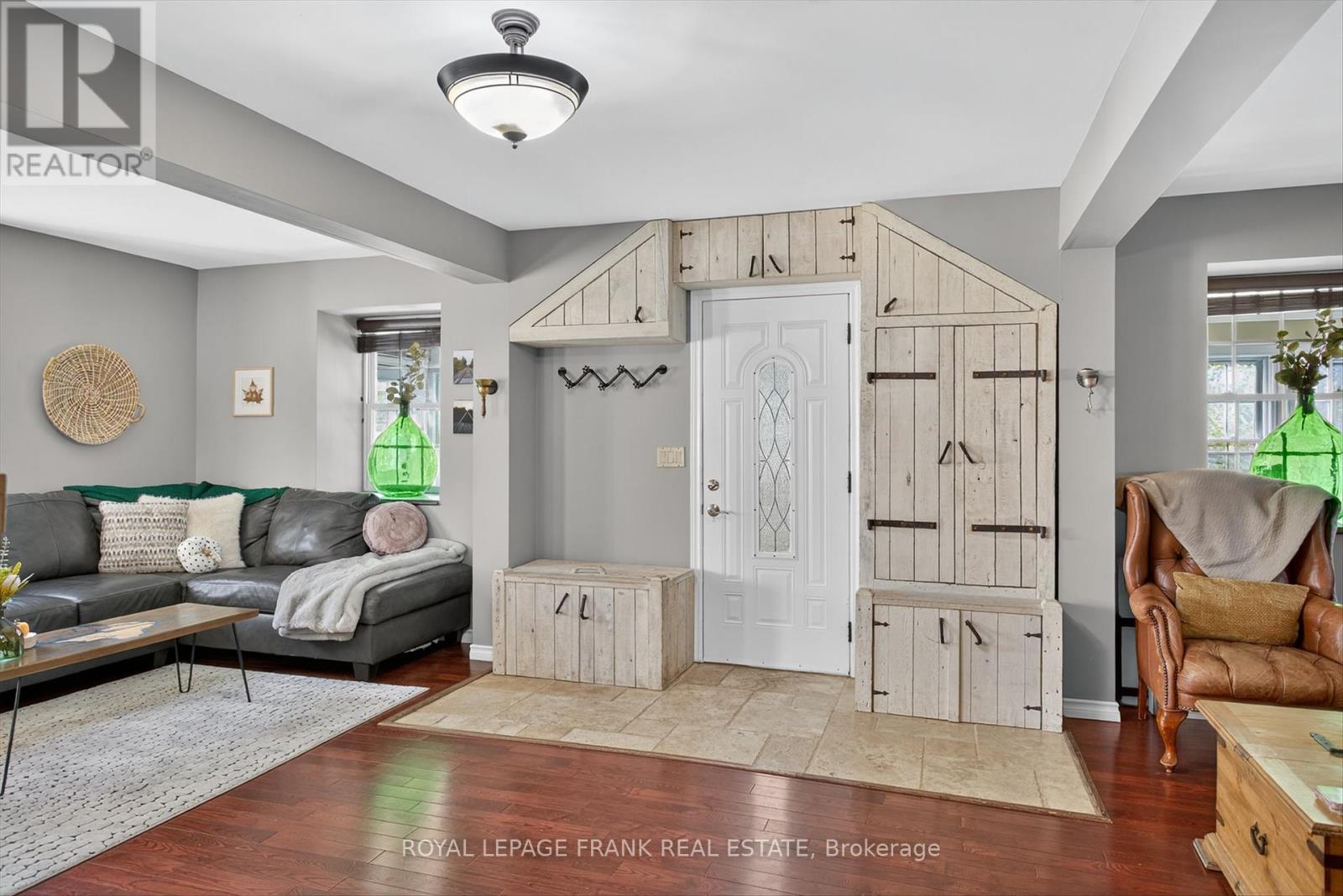 2648 Dummer-Asphodel Road, Douro-Dummer, ON - Indoor Photo Showing Living Room