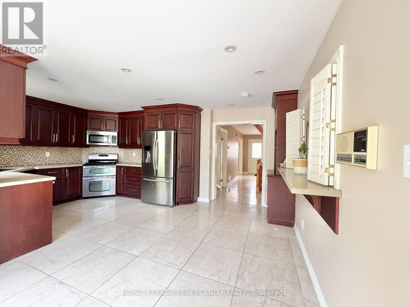 186 Marsi Road, Richmond Hill, ON - Indoor Photo Showing Kitchen With Stainless Steel Kitchen