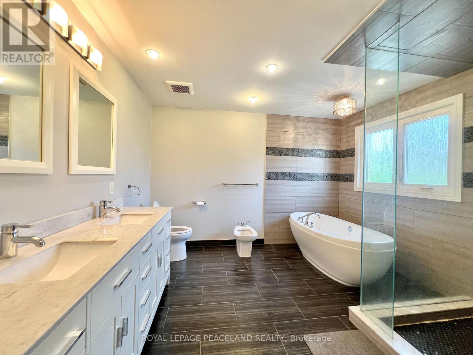 186 Marsi Road, Richmond Hill, ON - Indoor Photo Showing Bathroom