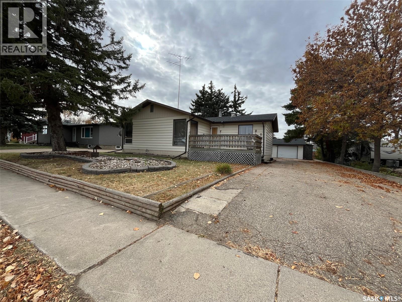 522 1St Street E, Lafleche, SK - Outdoor