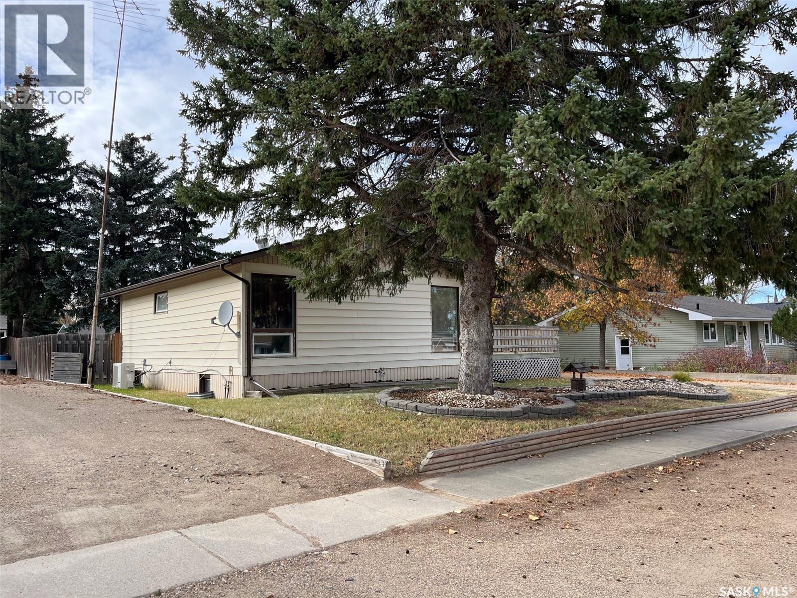 522 1St Street E, Lafleche, SK - Outdoor