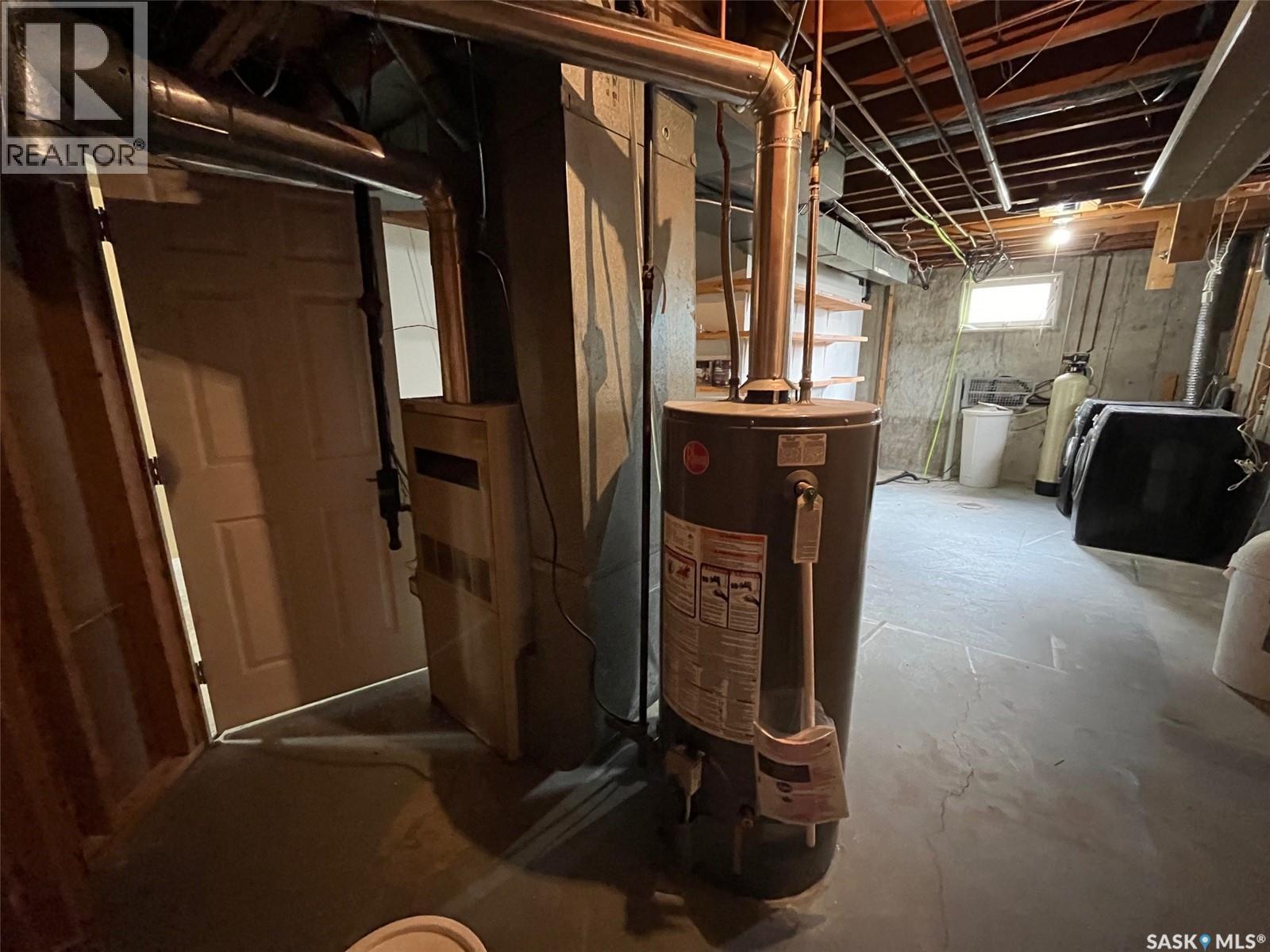 522 1St Street E, Lafleche, SK - Indoor Photo Showing Basement