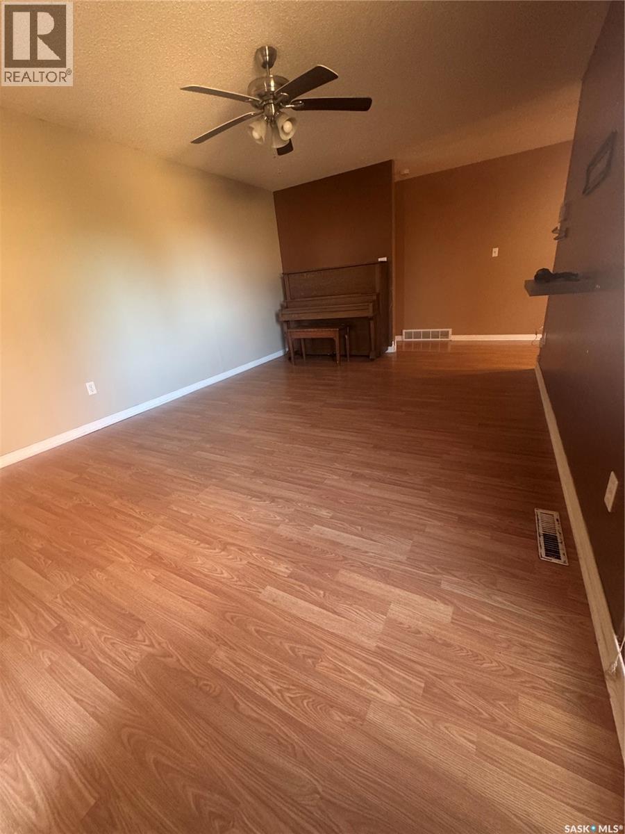 522 1St Street E, Lafleche, SK - Indoor Photo Showing Other Room