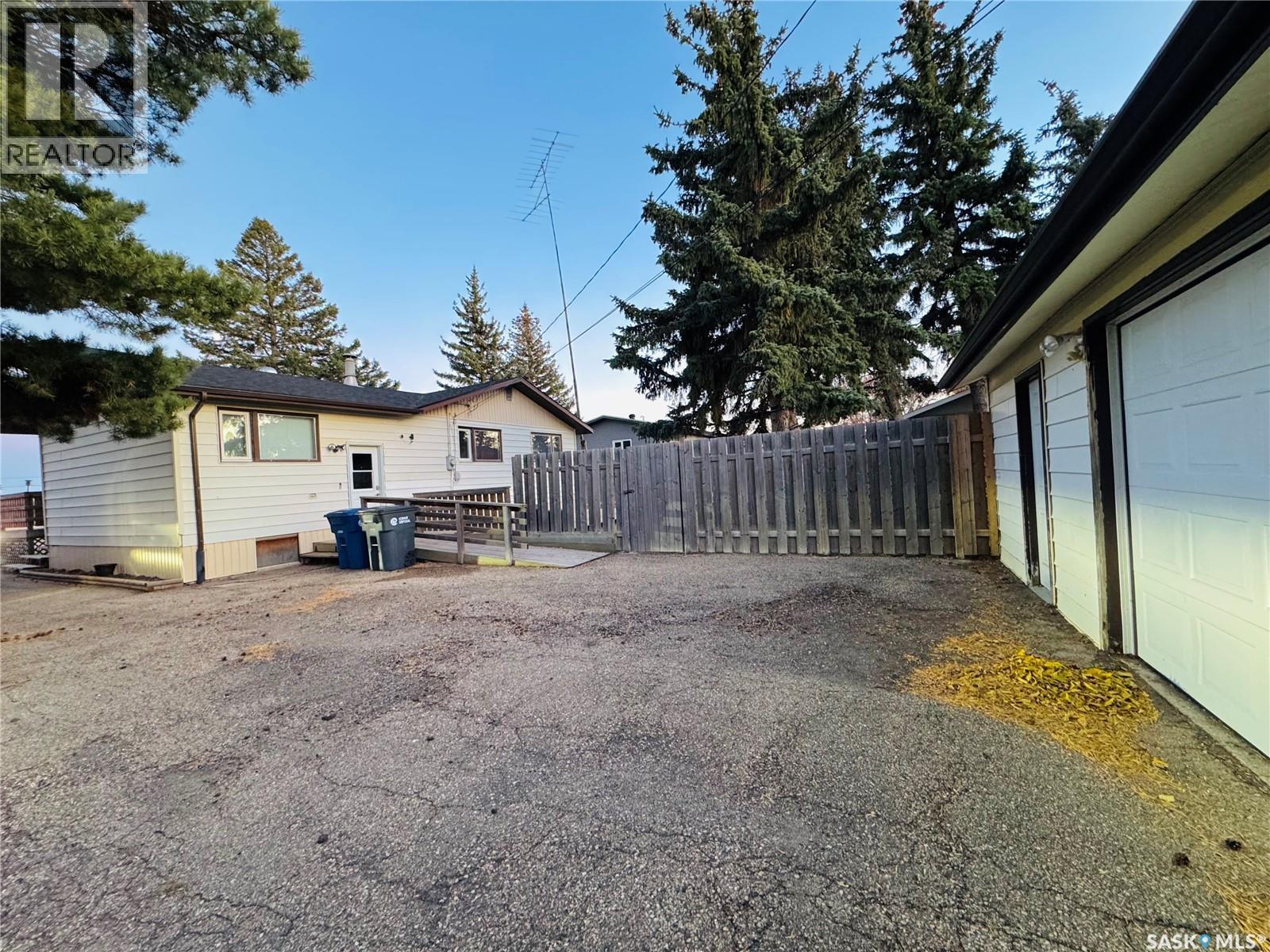 522 1St Street E, Lafleche, SK - Outdoor