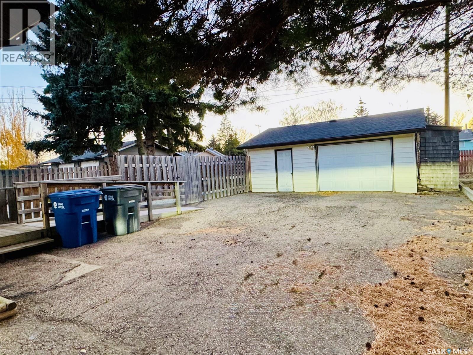 522 1St Street E, Lafleche, SK - Outdoor