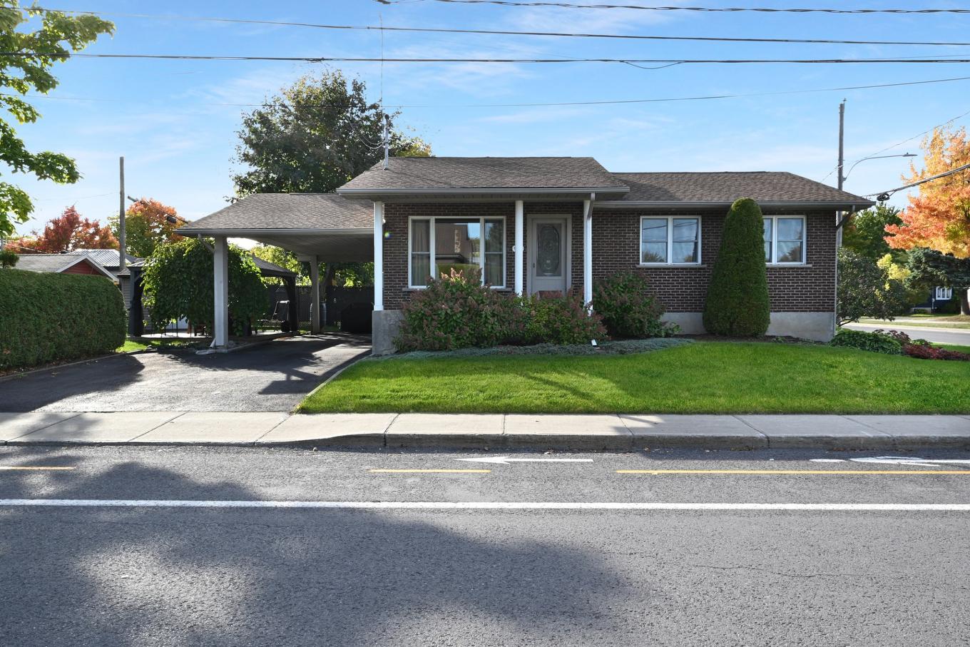 Façade - 955 Rue Nadeau, Saint-Jean-Sur-Richelieu, QC - Outdoor