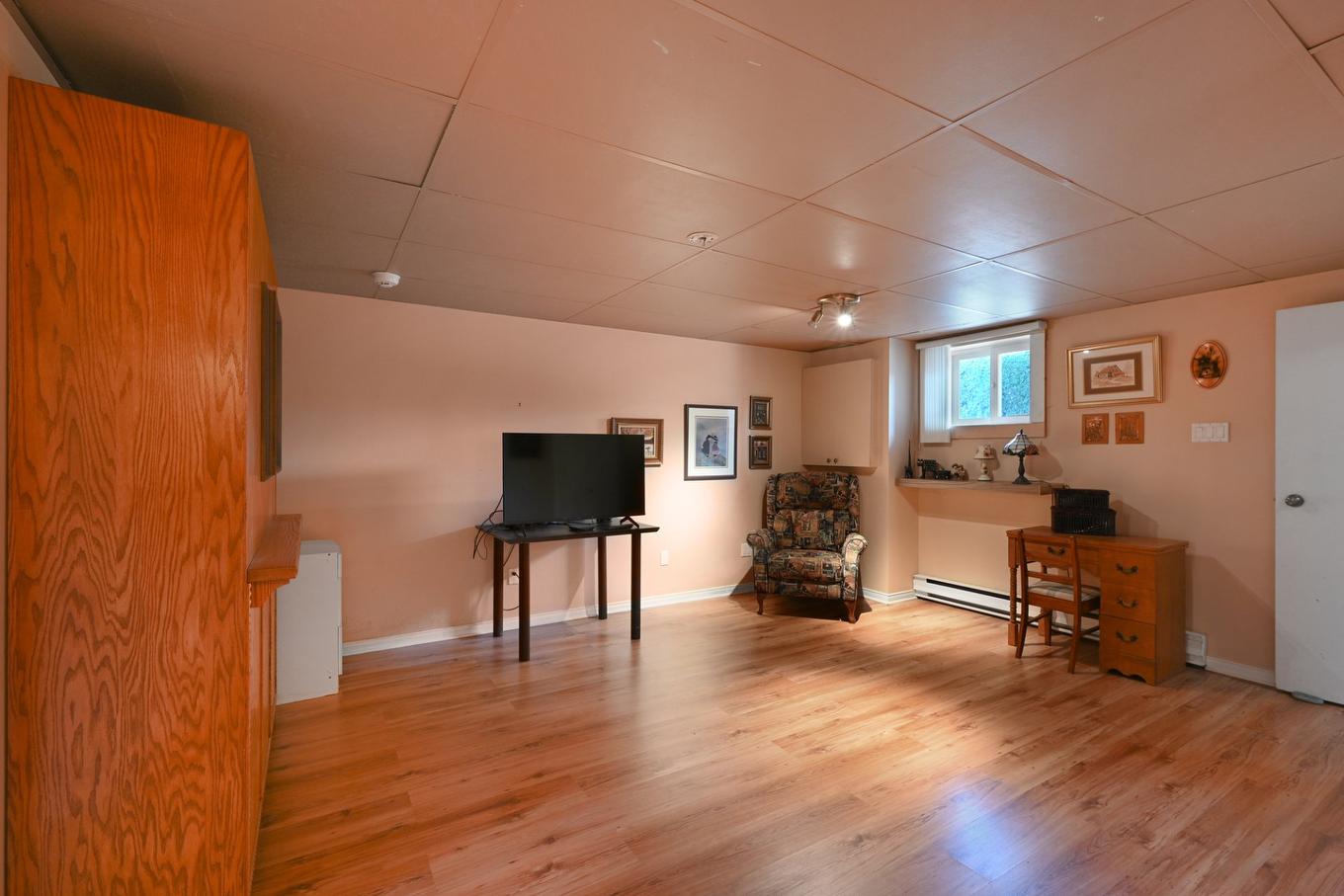 Salle familiale - 955 Rue Nadeau, Saint-Jean-Sur-Richelieu, QC - Indoor Photo Showing Other Room