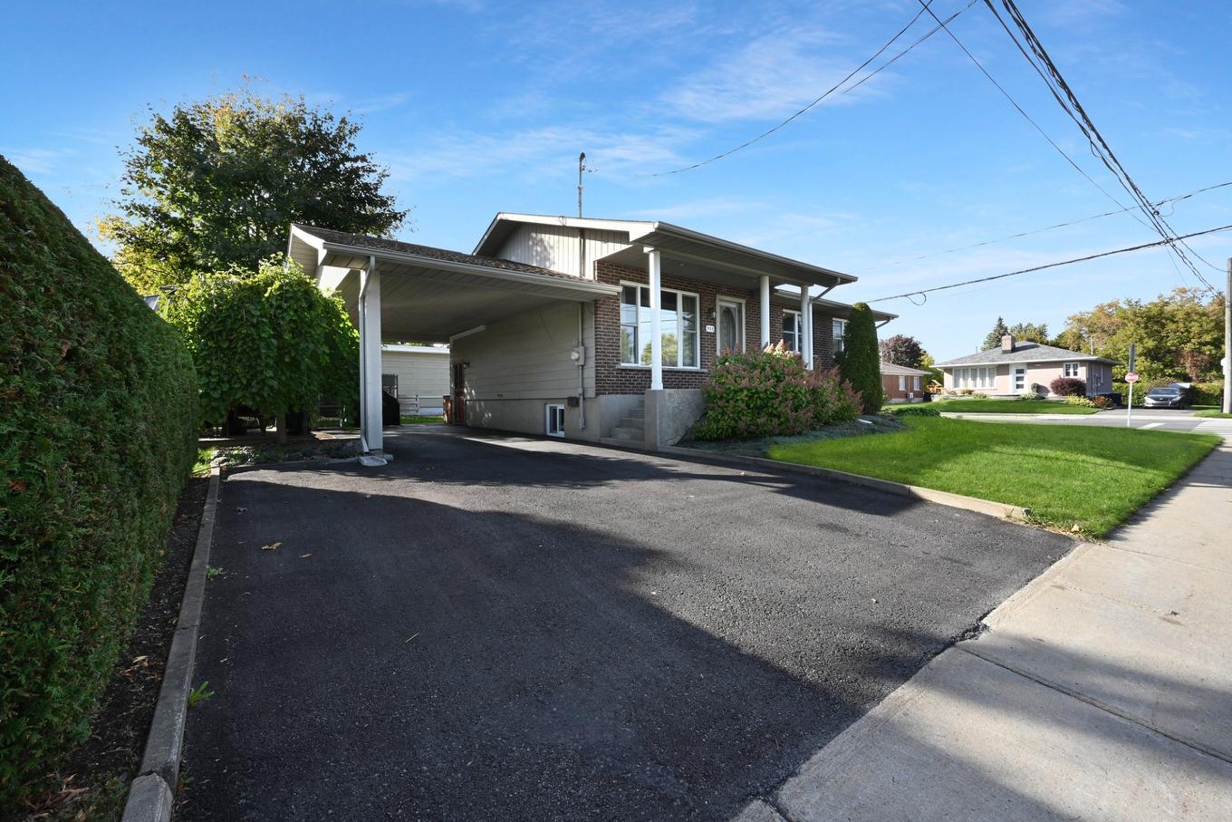 Façade - 955 Rue Nadeau, Saint-Jean-Sur-Richelieu, QC - Outdoor