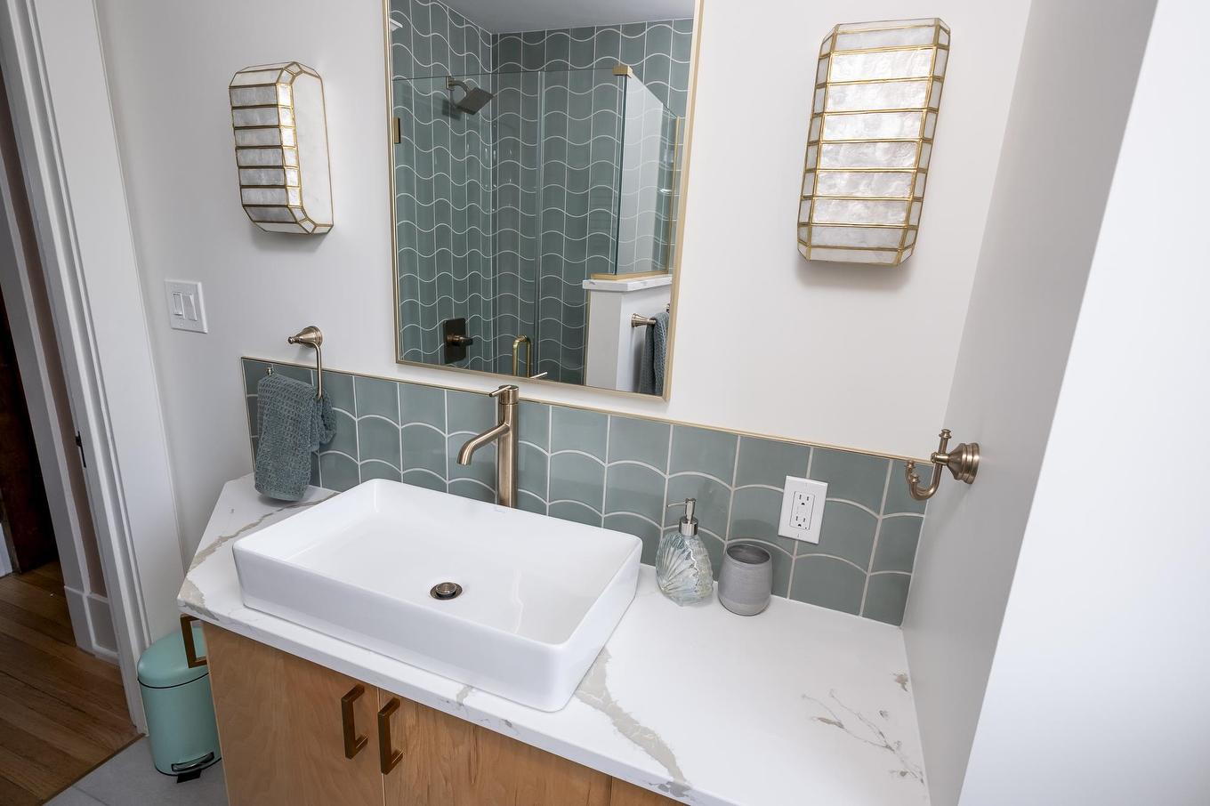 124 Summit Avenue, Thunder Bay, ON - Indoor Photo Showing Bathroom