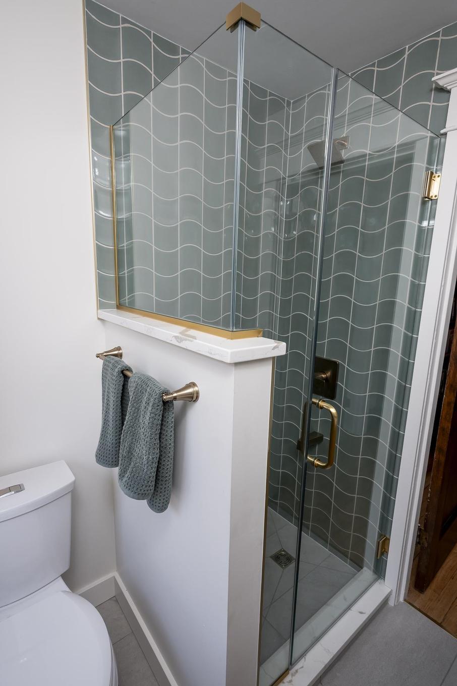124 Summit Avenue, Thunder Bay, ON - Indoor Photo Showing Bathroom