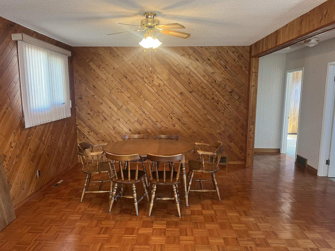 146 Pine Crescent, Atikokan, ON - Indoor Photo Showing Dining Room
