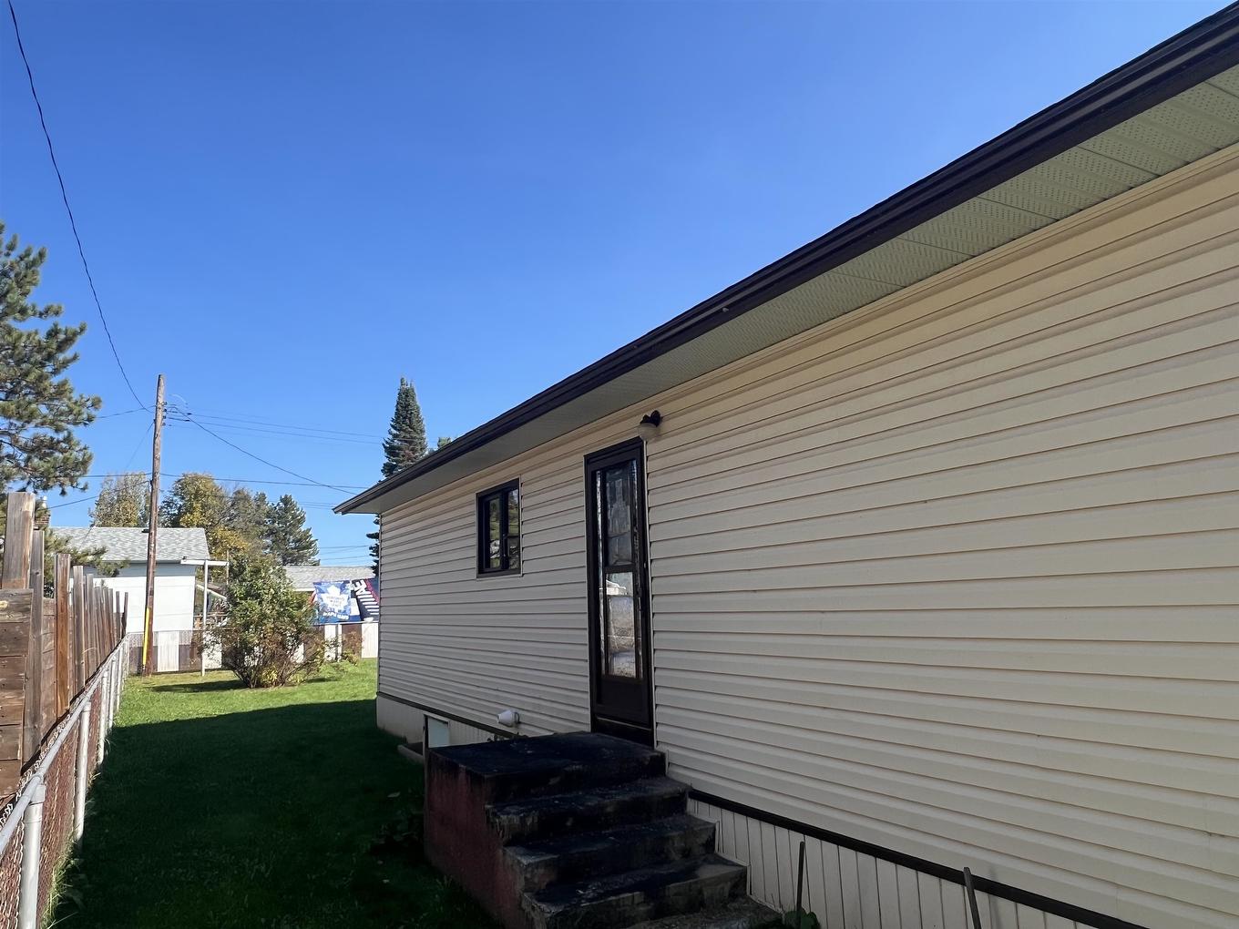 146 Pine Crescent, Atikokan, ON - Outdoor With Exterior