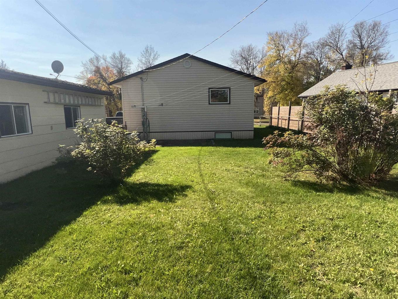 146 Pine Crescent, Atikokan, ON - Outdoor