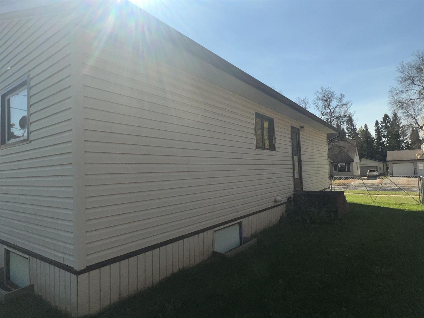 146 Pine Crescent, Atikokan, ON - Outdoor