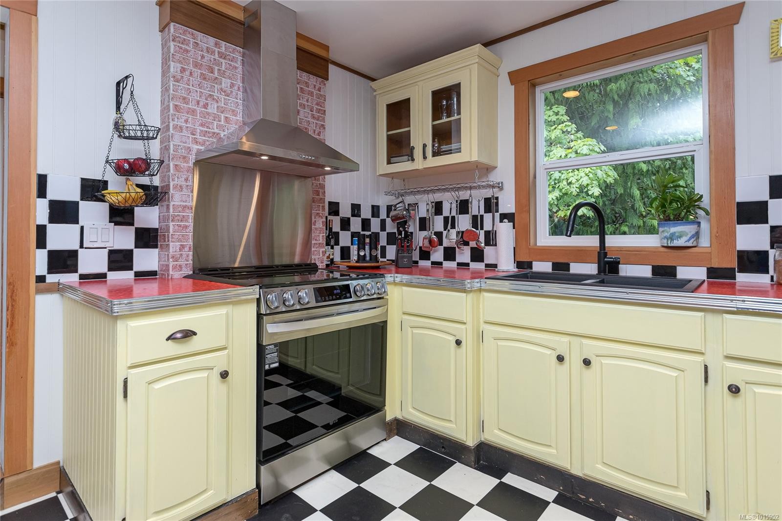 10821 Chemainus Rd, Saltair, BC