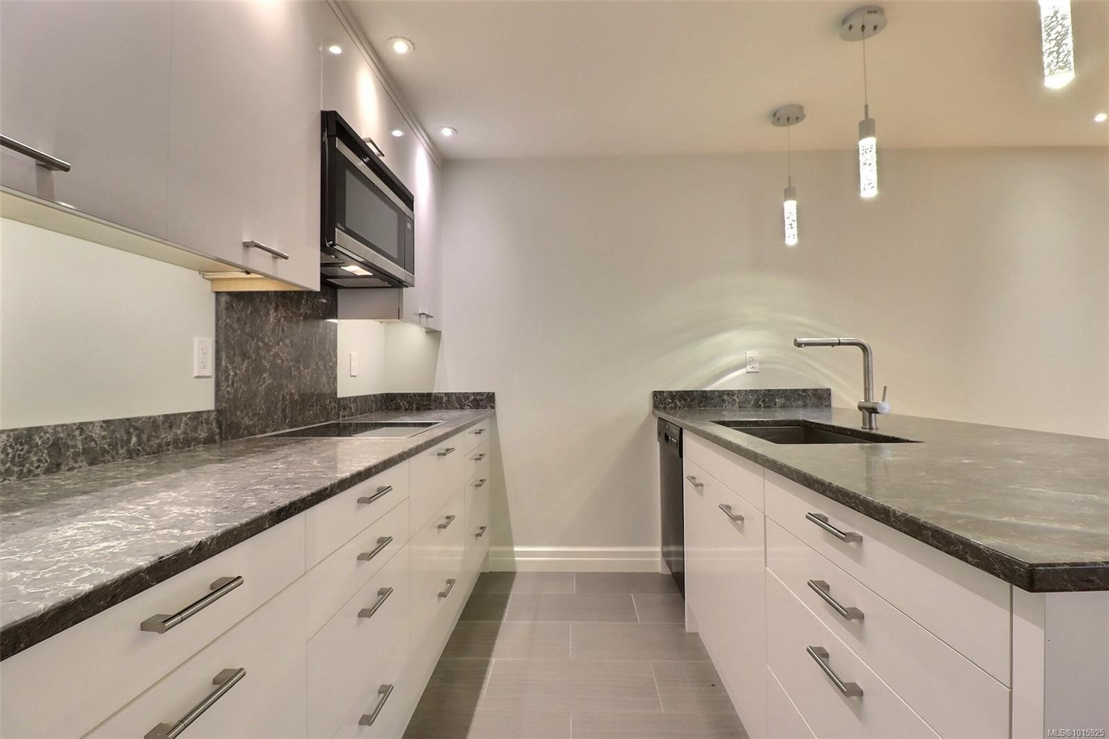 3977 Lexington Ave, Saanich, BC