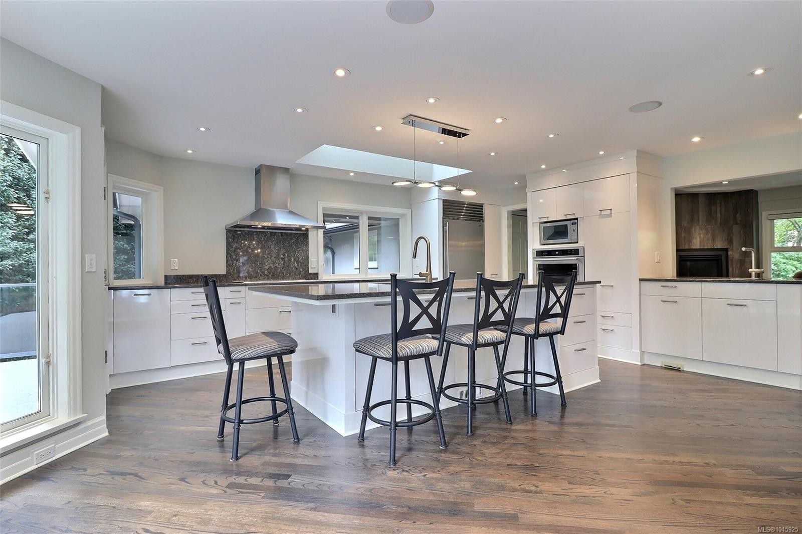 3977 Lexington Ave, Saanich, BC