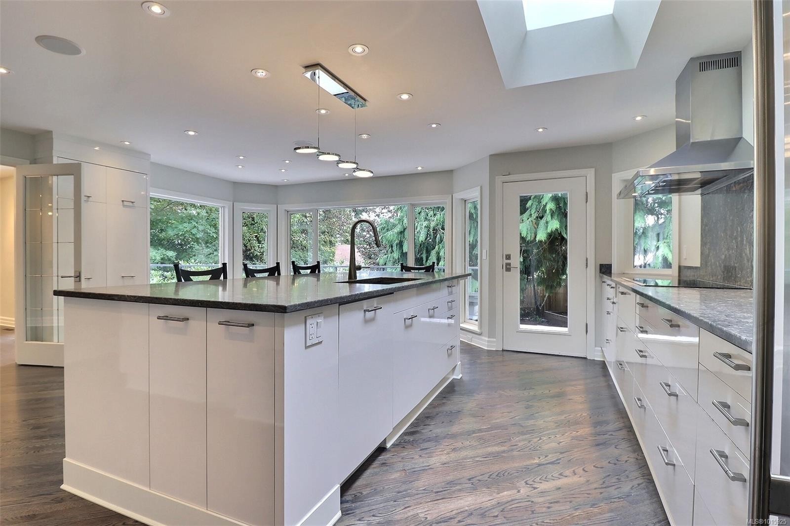 3977 Lexington Ave, Saanich, BC