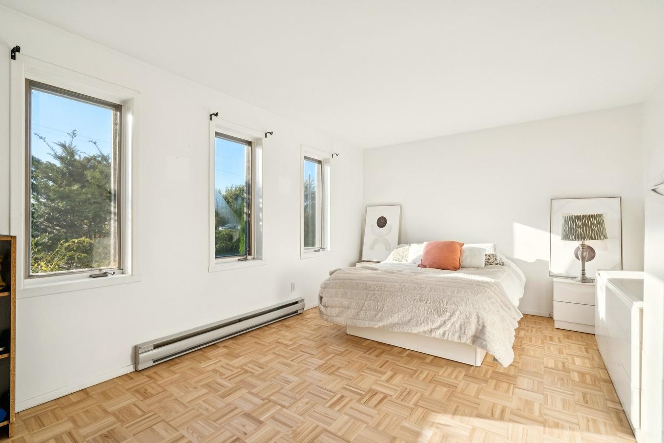 Primary bedroom - 1415 Rue St-Jean-Baptiste, Saint-Roch-De-Richelieu, QC - Indoor Photo Showing Bedroom