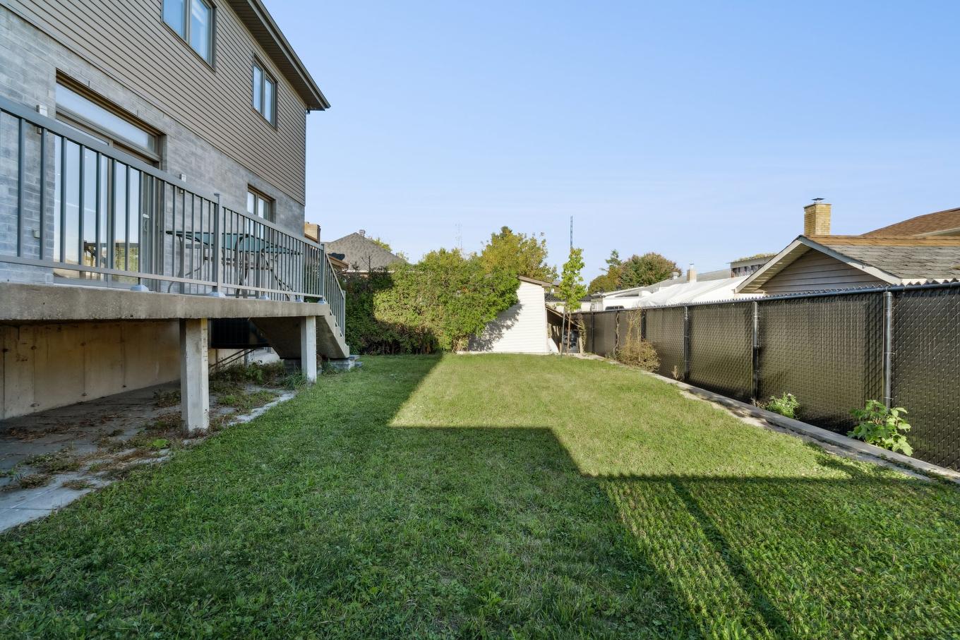Backyard - 5960 Rue Alexandre, Brossard, QC - Outdoor