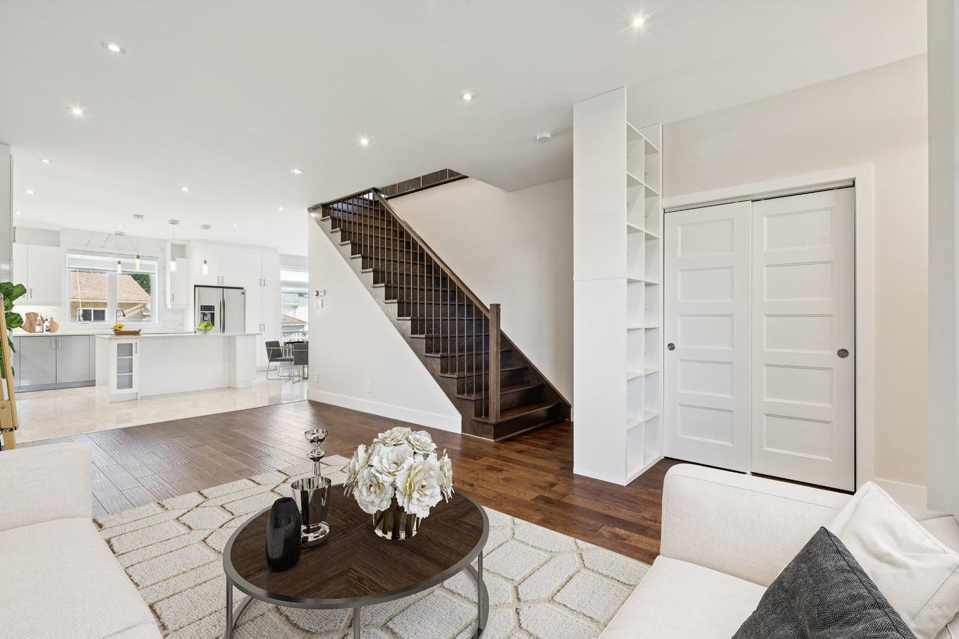 Living room - 5960 Rue Alexandre, Brossard, QC - Indoor Photo Showing Living Room