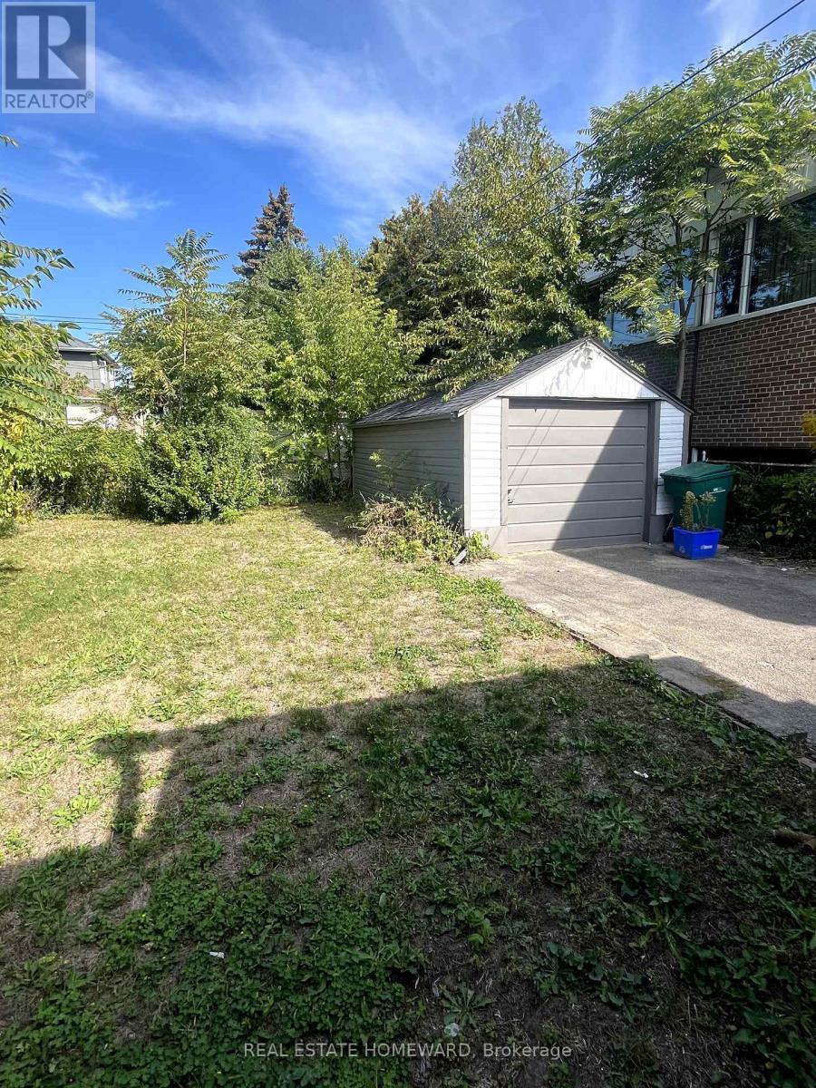 322 Cosburn Avenue, Toronto, ON - Outdoor