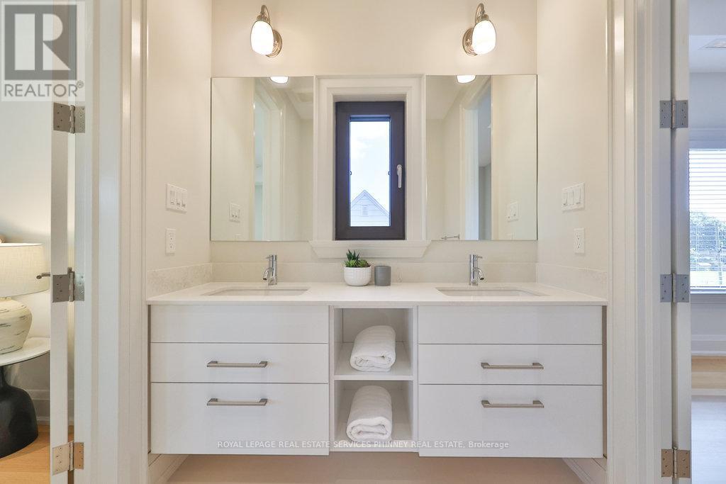 1456 Applewood Road, Mississauga, ON - Indoor Photo Showing Bathroom