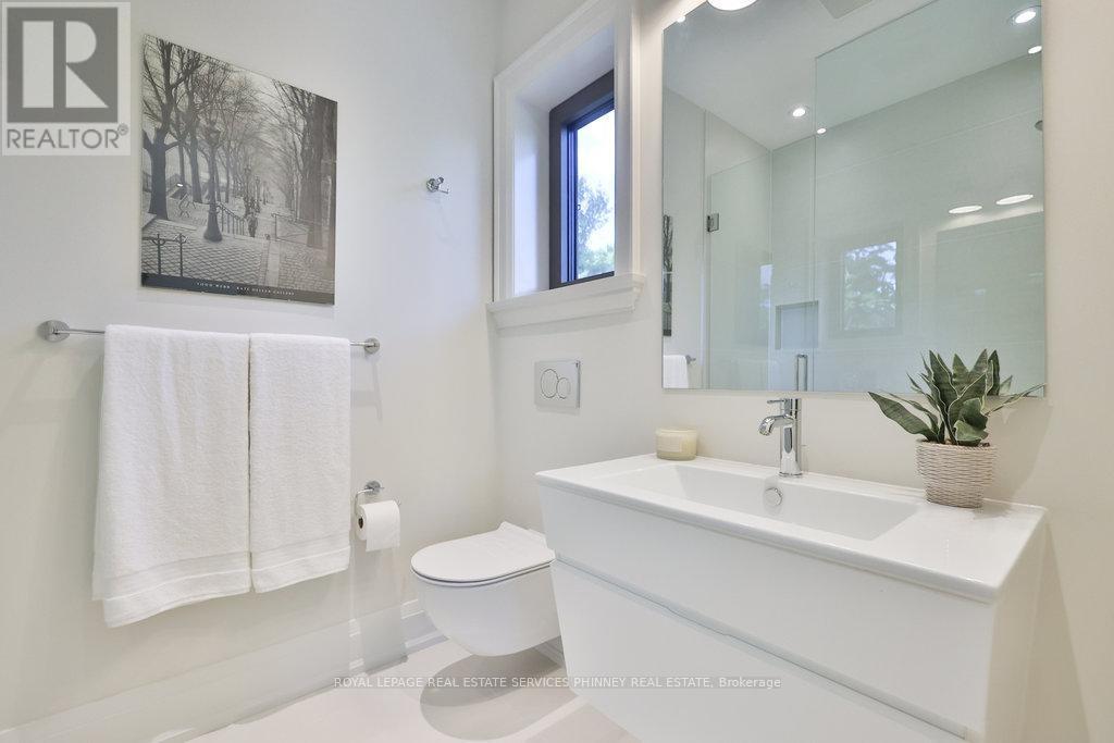 1456 Applewood Road, Mississauga, ON - Indoor Photo Showing Bathroom