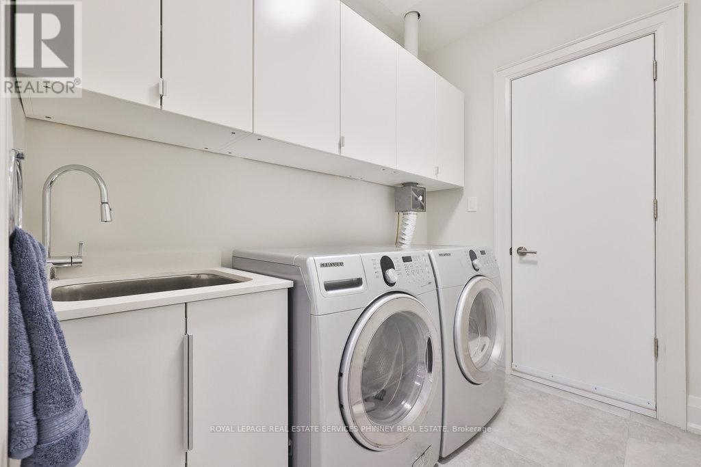 1456 Applewood Road, Mississauga, ON - Indoor Photo Showing Laundry Room